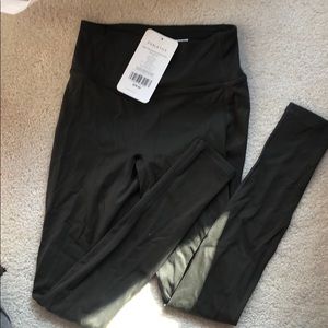 Fabletics trinity high waisted pocket leggings